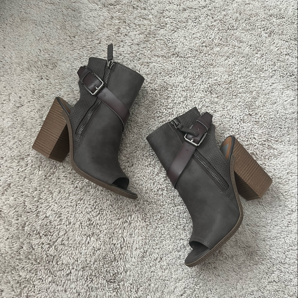 Dolce Vita Gray Heeled Peep Toe Booties
